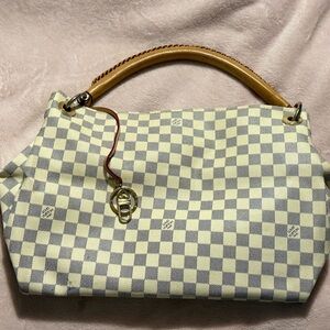 authentic Louis Vuitton Arty Bag